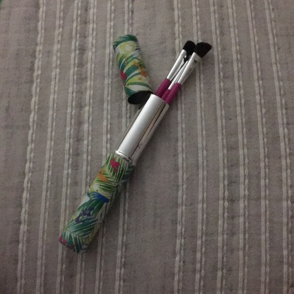 Travel makeup brushes - Picture 3 of 3